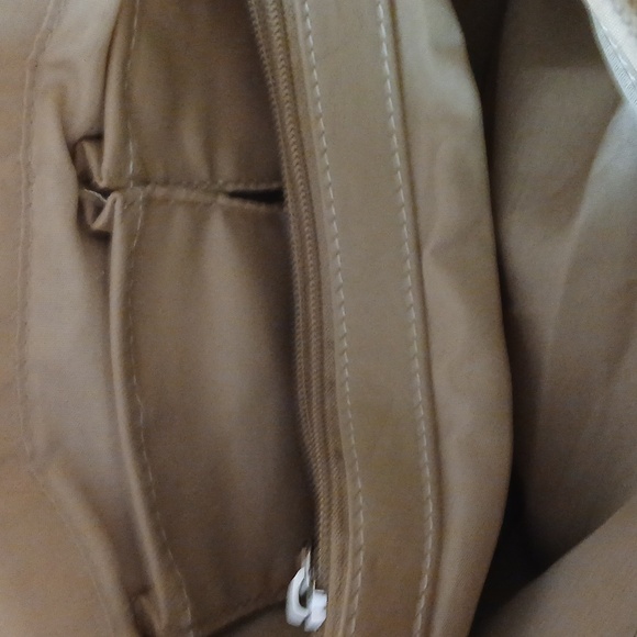 ✨️✨️✨️Rosetti leather handbag. 8x12--4 in deep - Picture 3 of 7